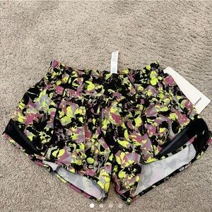 Lululemon hotty hot shorts 2.5” size 4